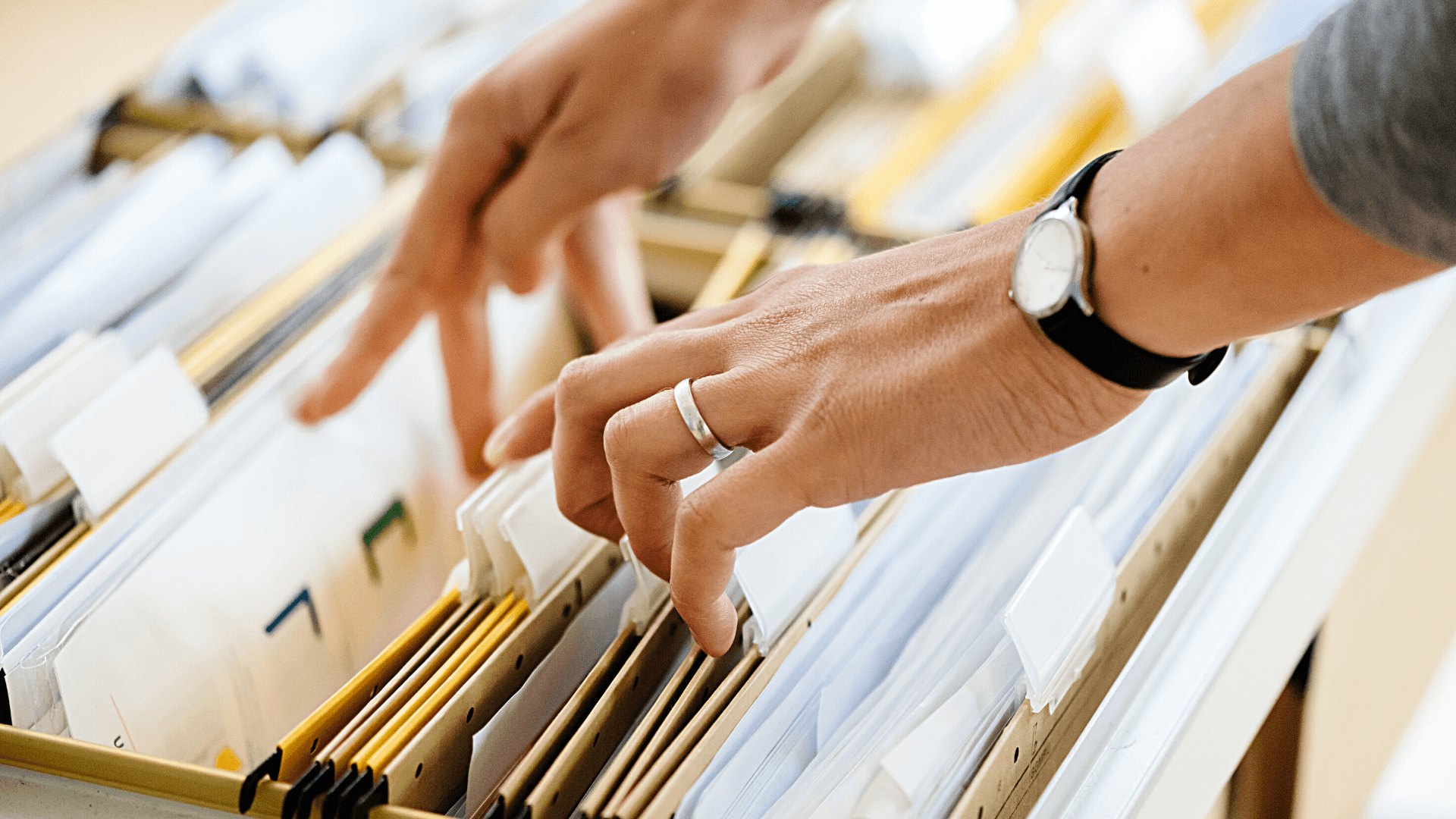 Cómo extraer metadatos de distintos tipos de documentos con AI Builder - Itequia